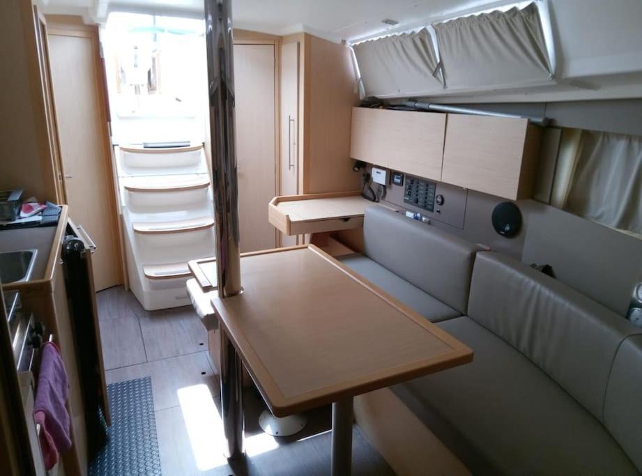 Bateau-hôtel Barco Acogedor En *
